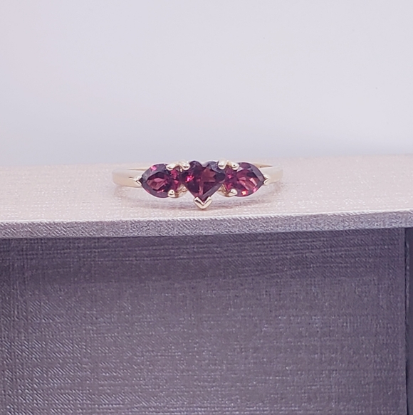 10k Solid Yellow Gold Heart & Pear Garnet Ring - Picture 9 of 9